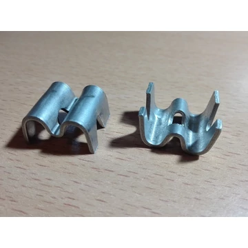 Táblaösszekötő "M" kapocs